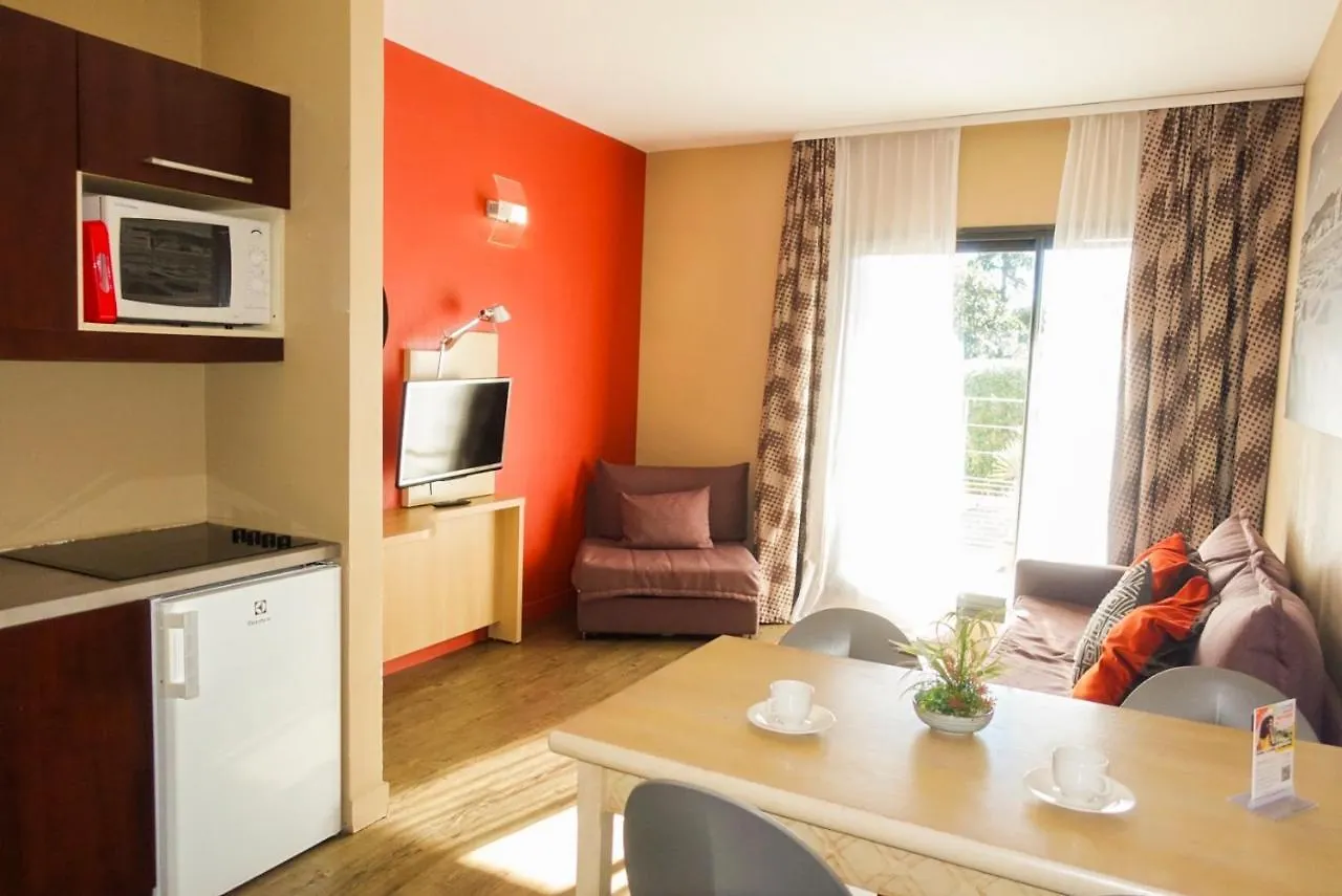Comfort Aparthotel Marseille Prado מלון