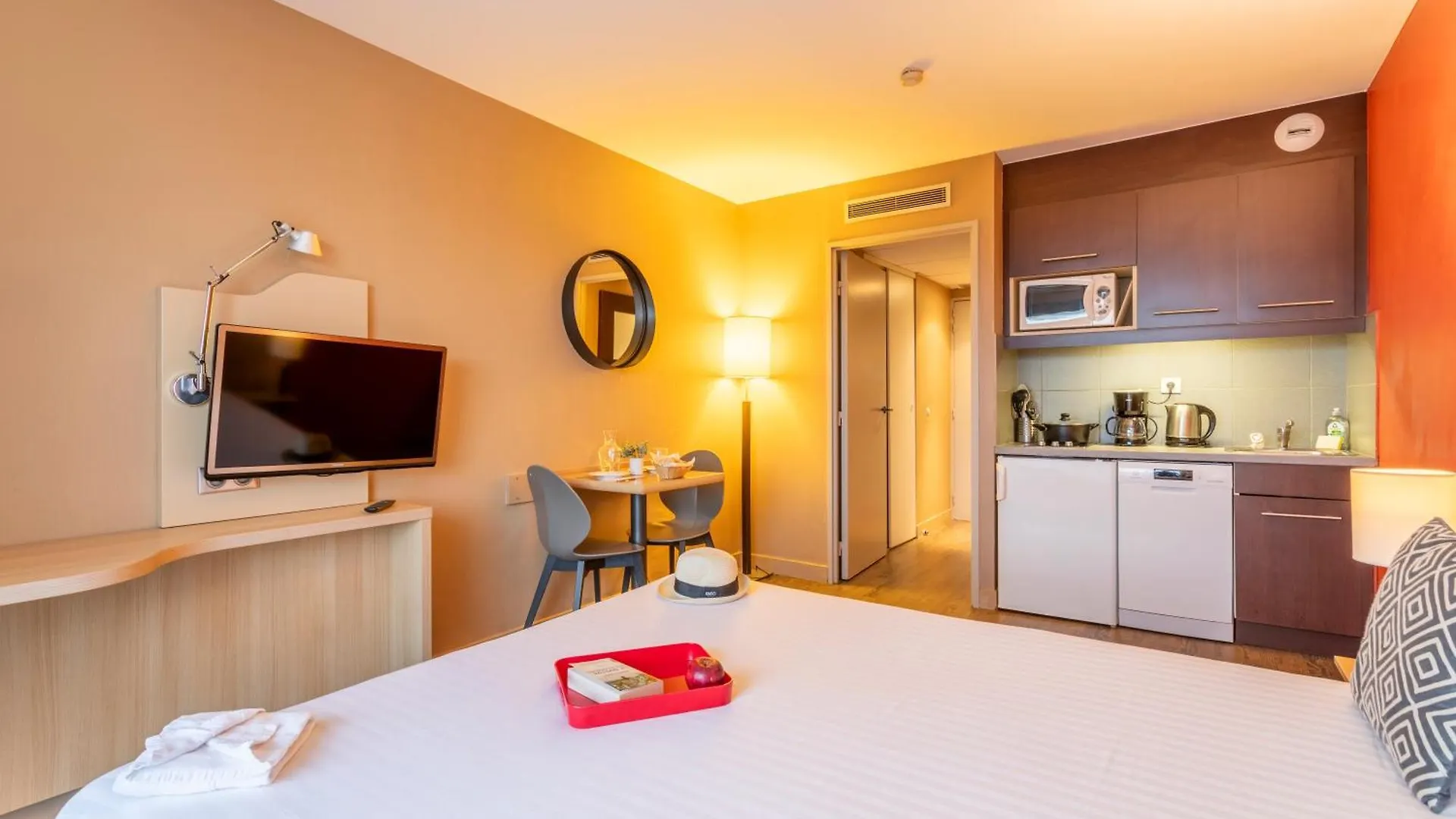Comfort Aparthotel Marseille Prado 3*,  צרפת