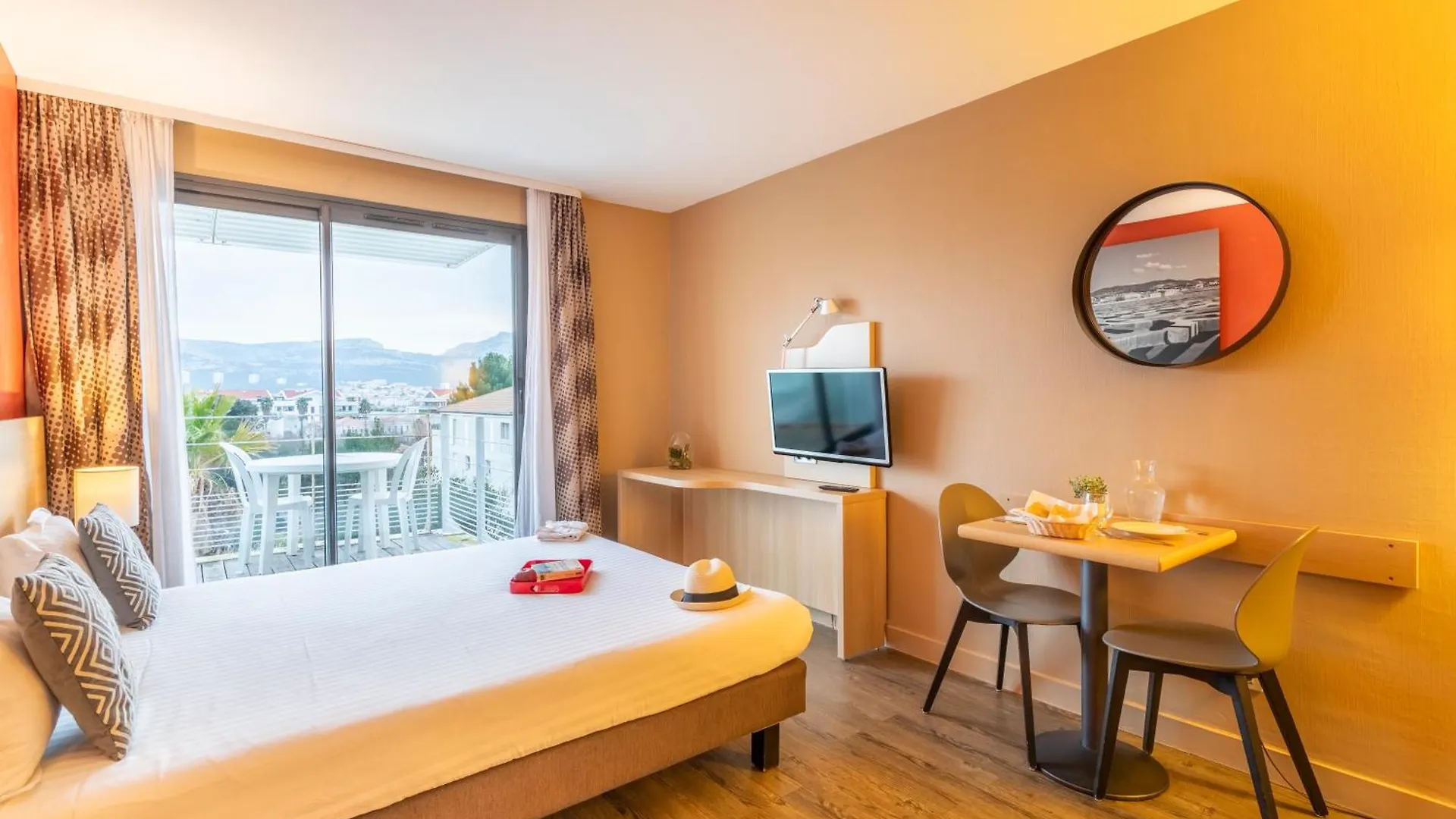 Comfort Aparthotel Marseille Prado 3*,  צרפת
