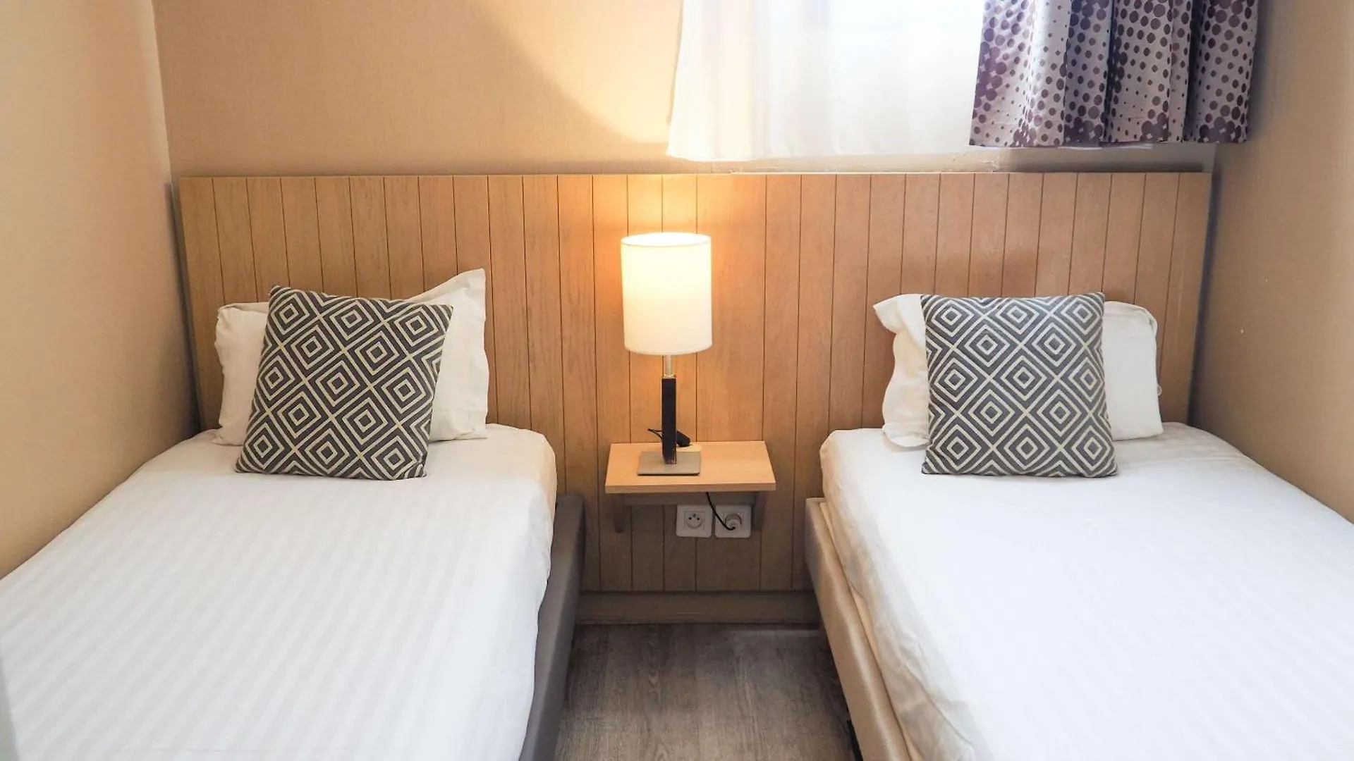 Comfort Aparthotel Marseille Prado 3*,