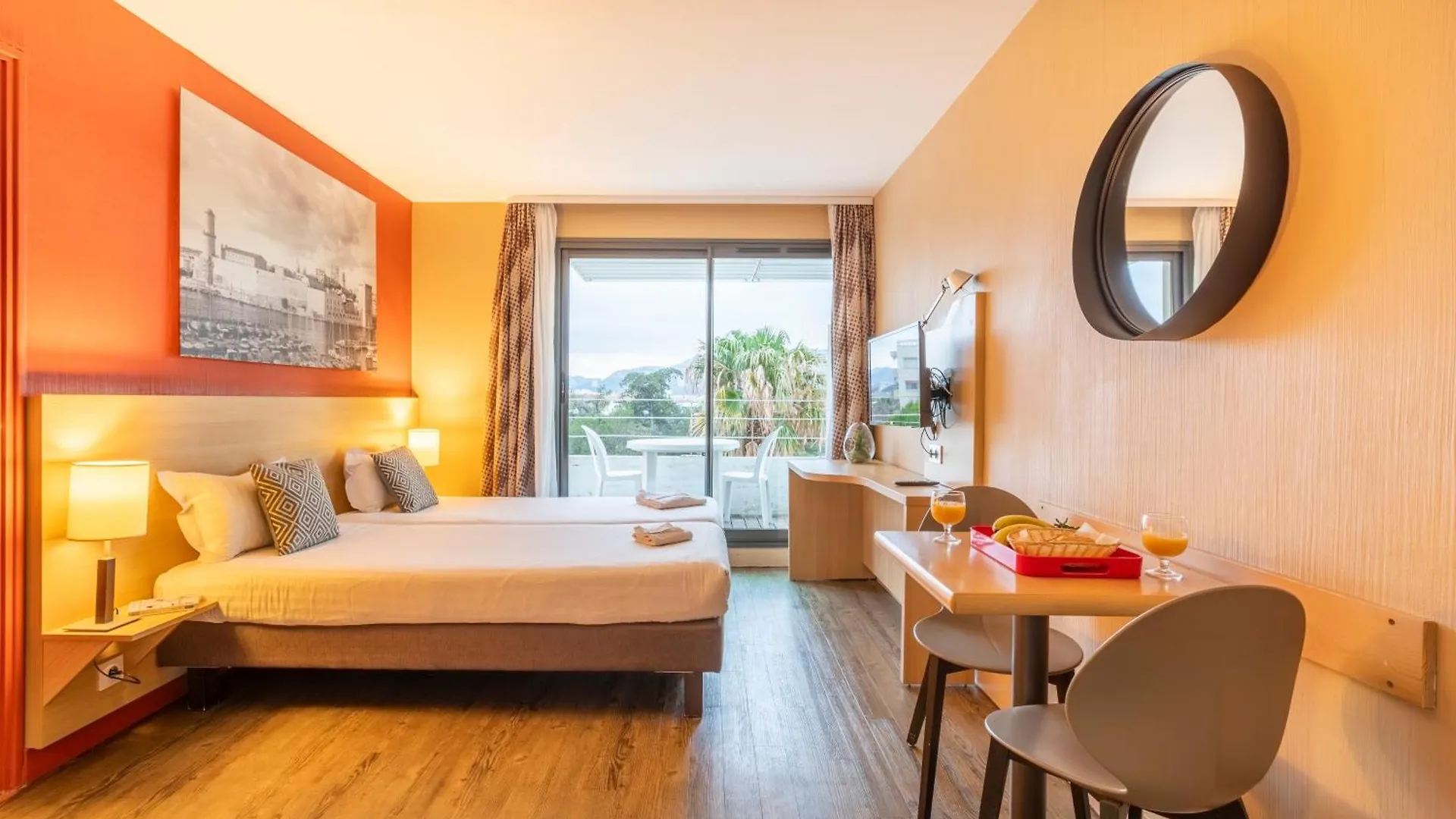 Comfort Aparthotel Marseille Prado מלון