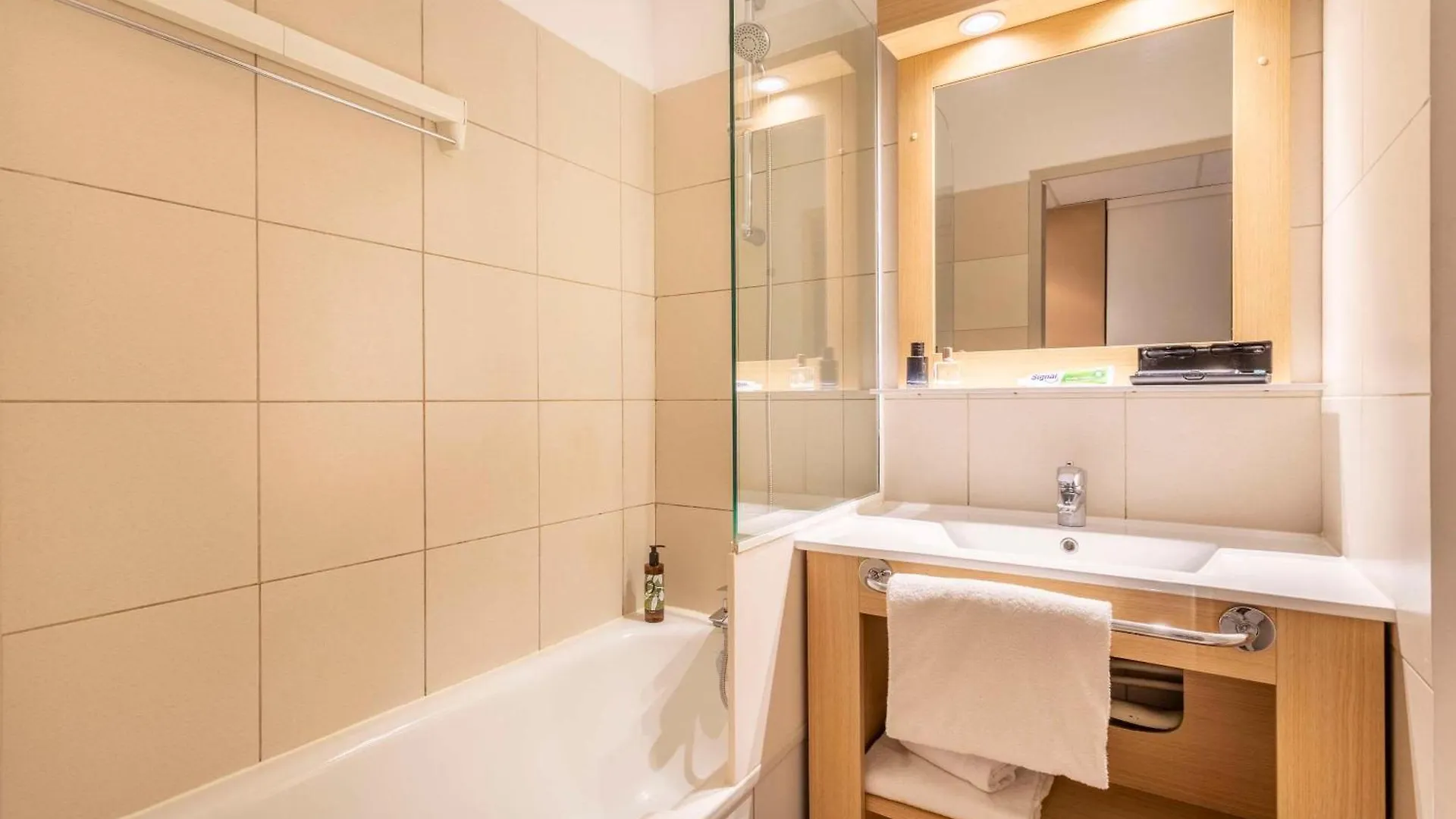 Comfort Aparthotel Marseille Prado 3*,