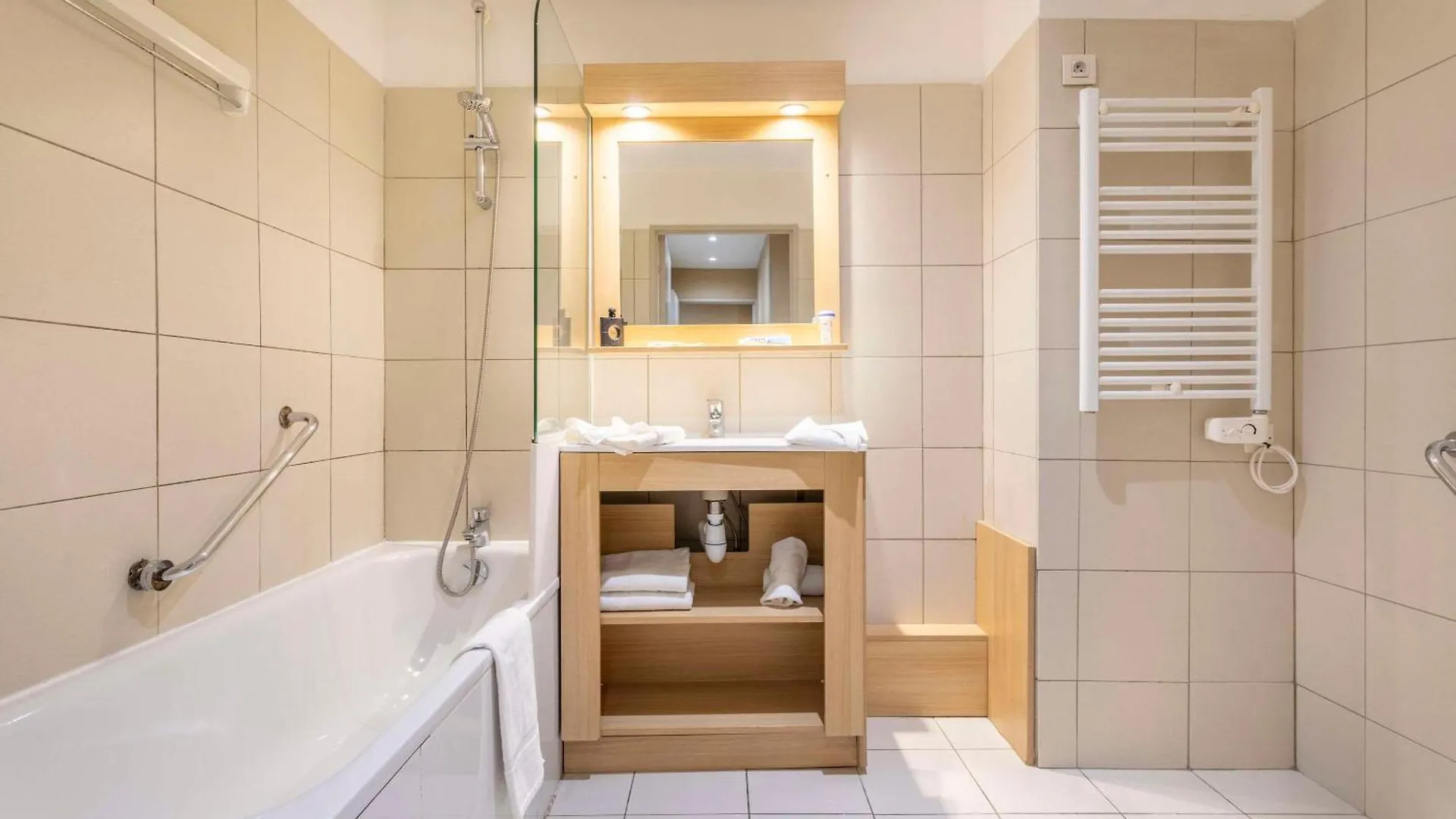 Comfort Aparthotel Marseille Prado Отель