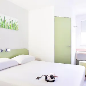 Отель Ibis Budget Marseille Aeroport Provence **